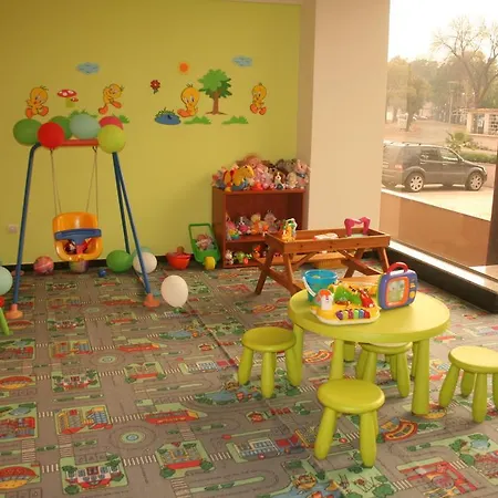 Vris アパートホテル