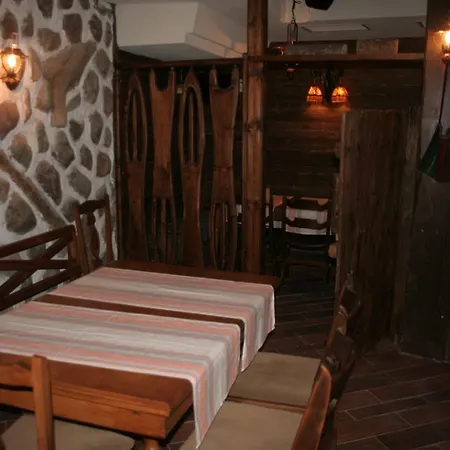 Vris Aparthotel 3*
