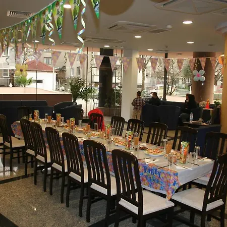 アパートホテル Vris 3*