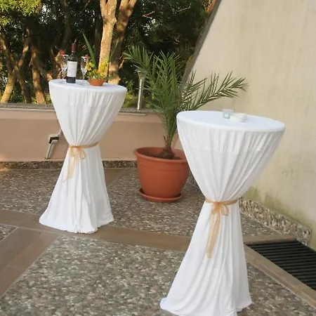 Aparthotel Vris 3*