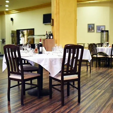 Vris Aparthotel 3*